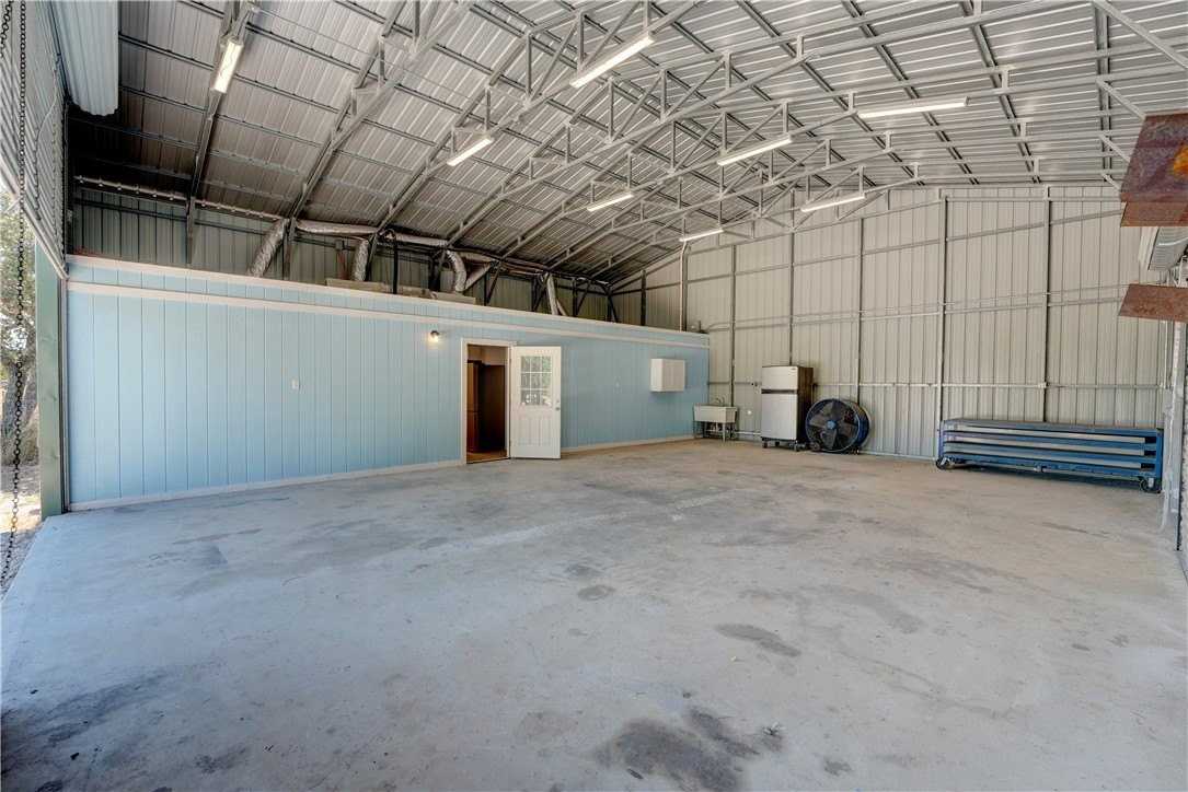 2122 Prairie Rd - Photo 3 of 11