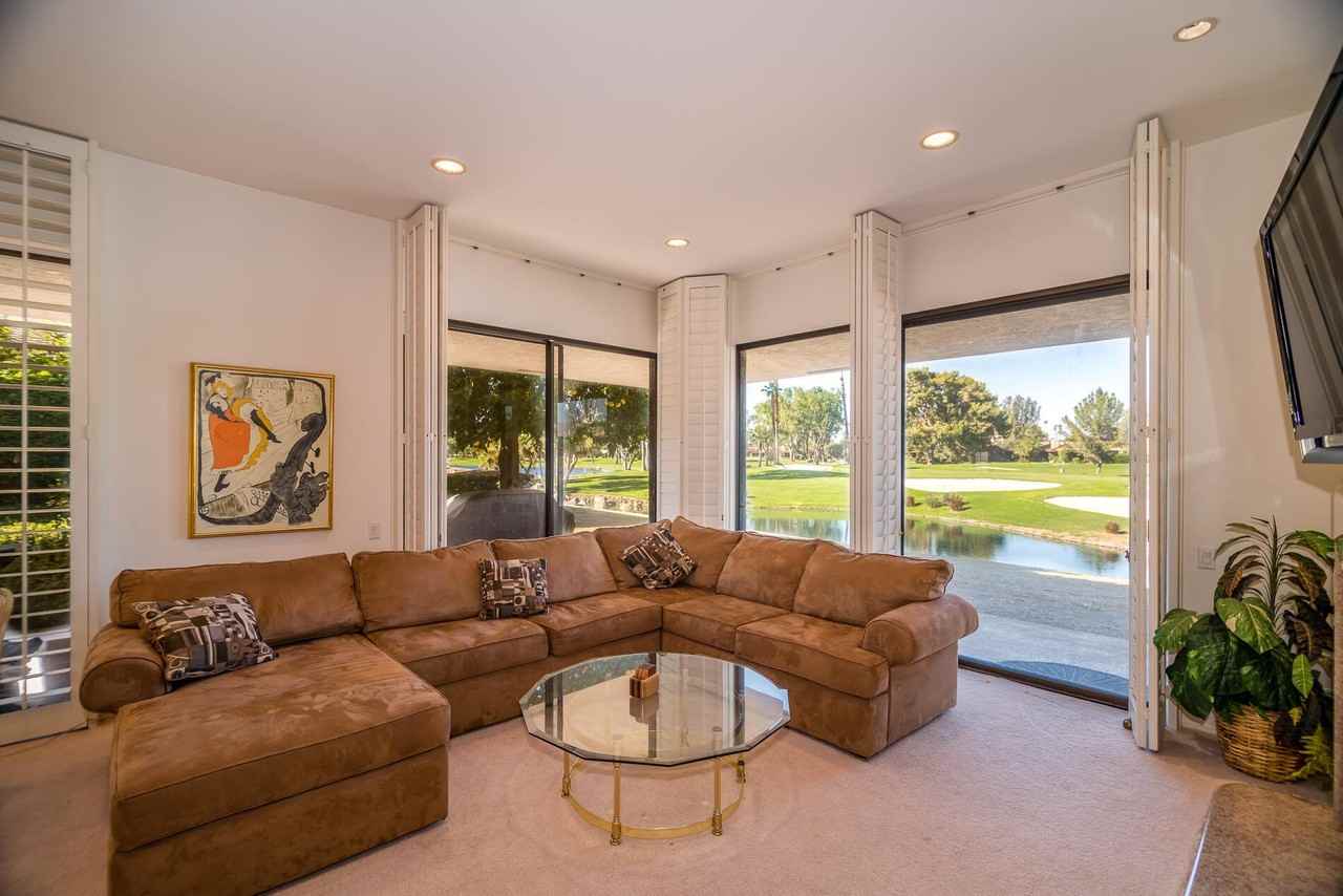 12 Columbia Dr - Photo 3 of 25