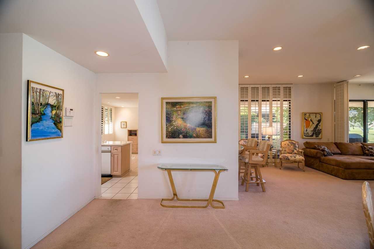 12 Columbia Dr - Photo 5 of 25