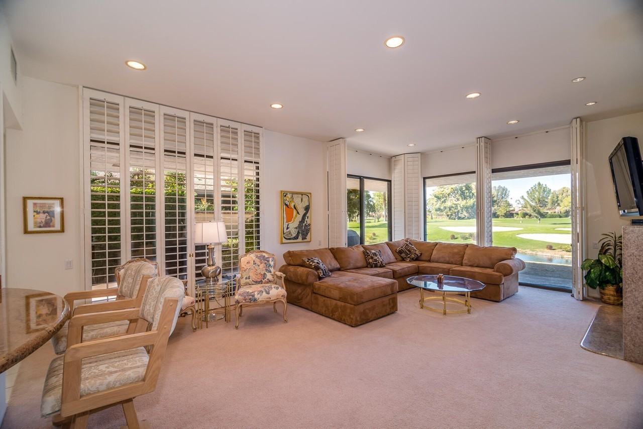 12 Columbia Dr - Photo 7 of 25