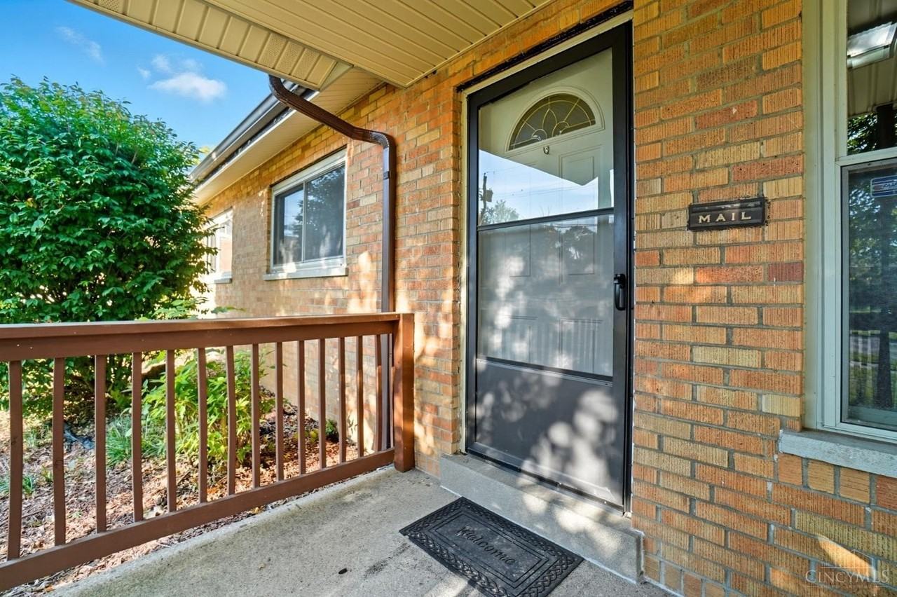 1979 Faywood Dr - Photo 4 of 29