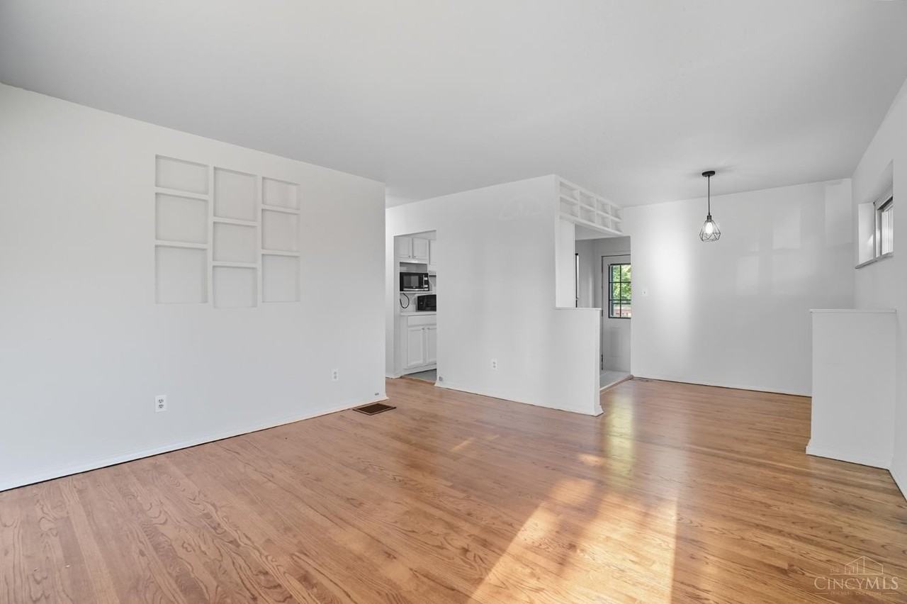 1979 Faywood Dr - Photo 7 of 29