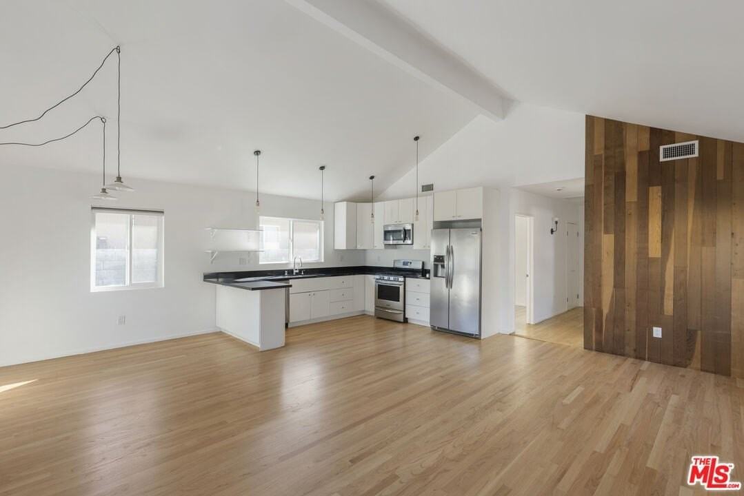 5712 Buchanan St - Photo 5 of 28