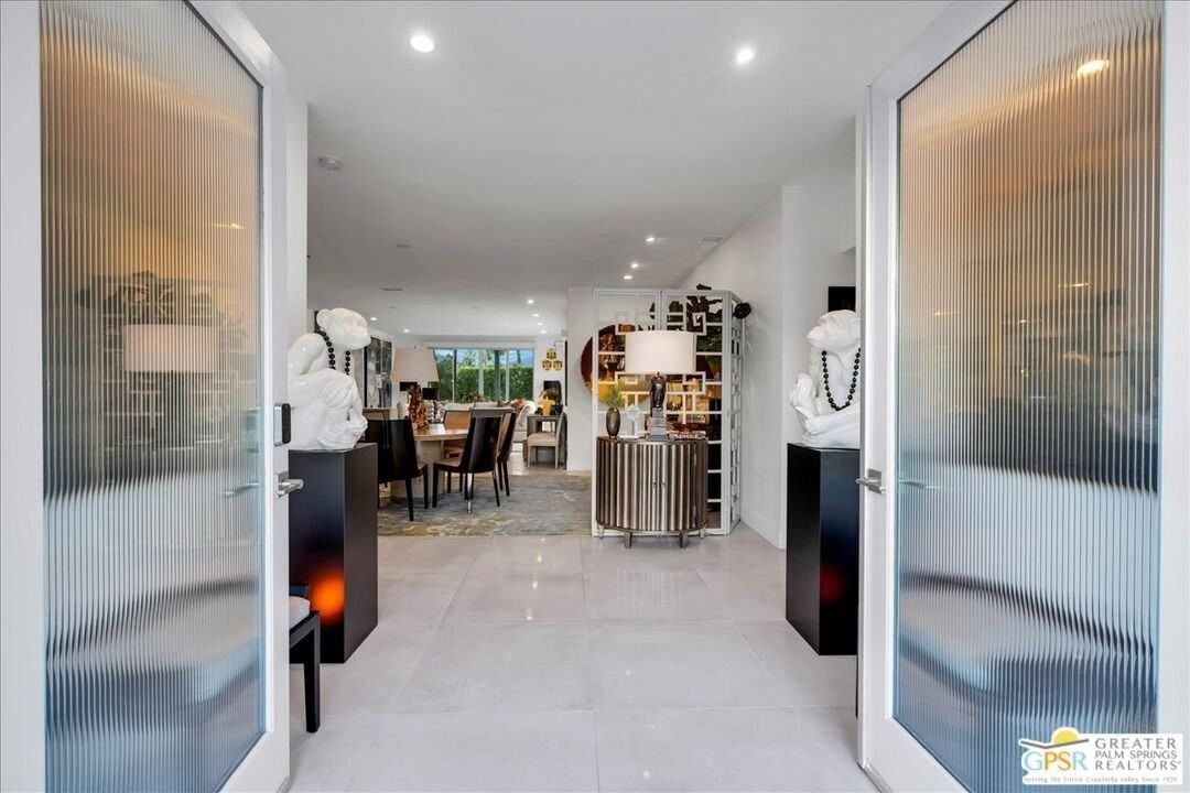 605 E Sierra Way - Photo 3 of 36