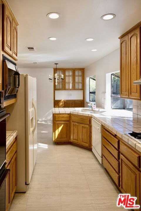 1228 Peck Dr - Photo 5 of 17