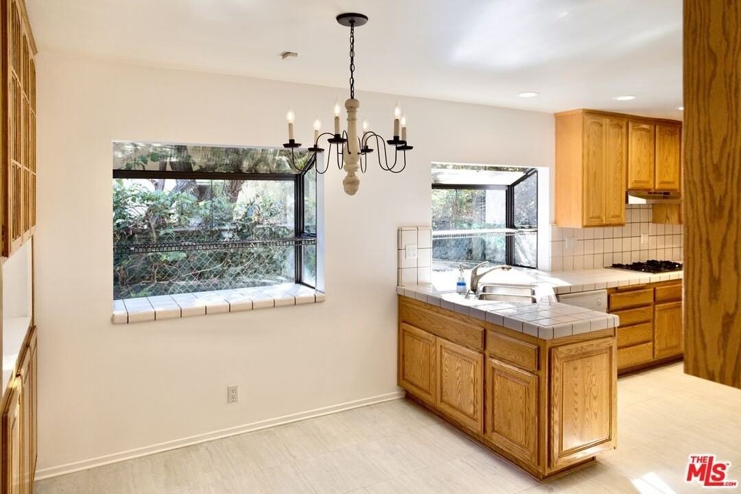 1228 Peck Dr - Photo 6 of 17