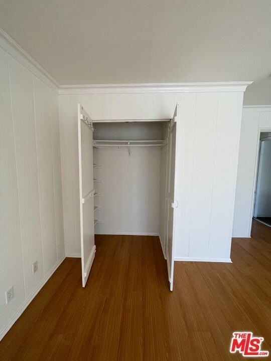 14721 Sylvan St Apt 4 #4 - Photo 6 of 13