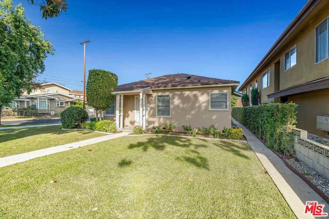 340 N Monterey St - Photo 2 of 18