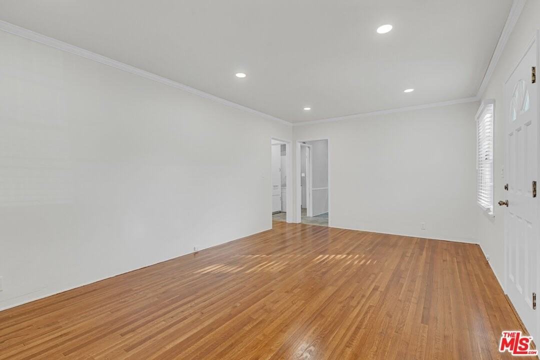 340 N Monterey St - Photo 7 of 18