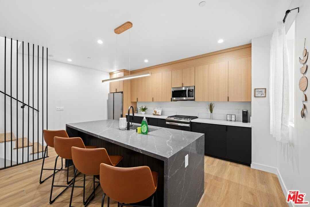 839 N Mccadden Pl Unit F #F - Photo 6 of 38