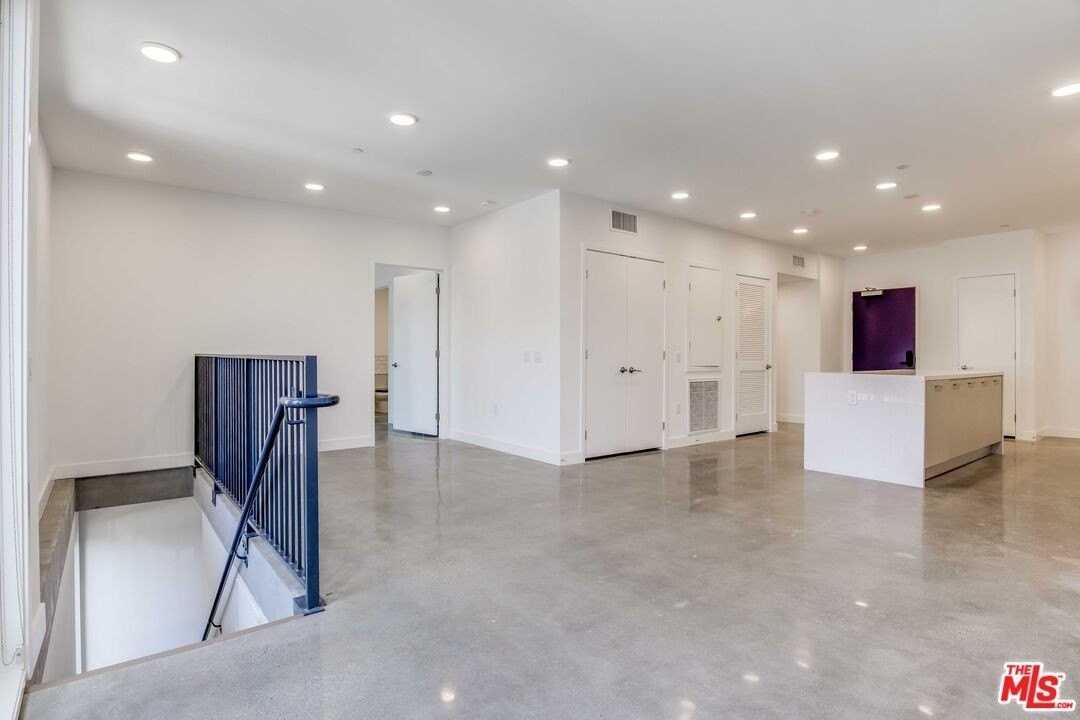 1250 N Fairfax Ave Apt 508 #508 - Photo 2 of 43