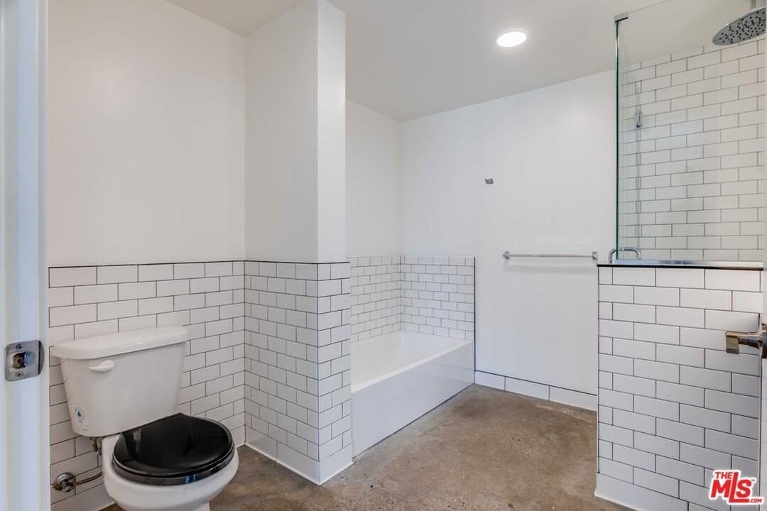 1250 N Fairfax Ave Apt 508 #508 - Photo 5 of 43