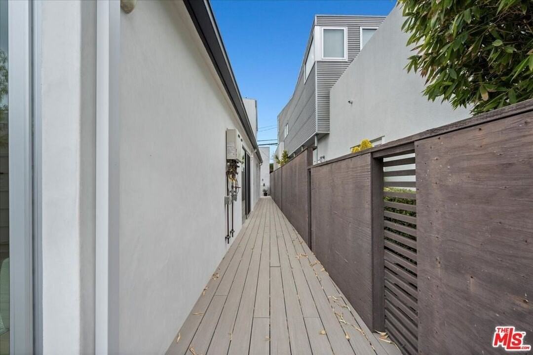 541 Rose Ave Unit Loft #LOFT - Photo 4 of 13