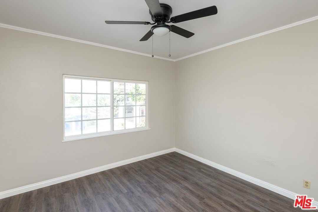 1522 N Harvard Blvd Unit 4 #4 - Photo 2 of 9