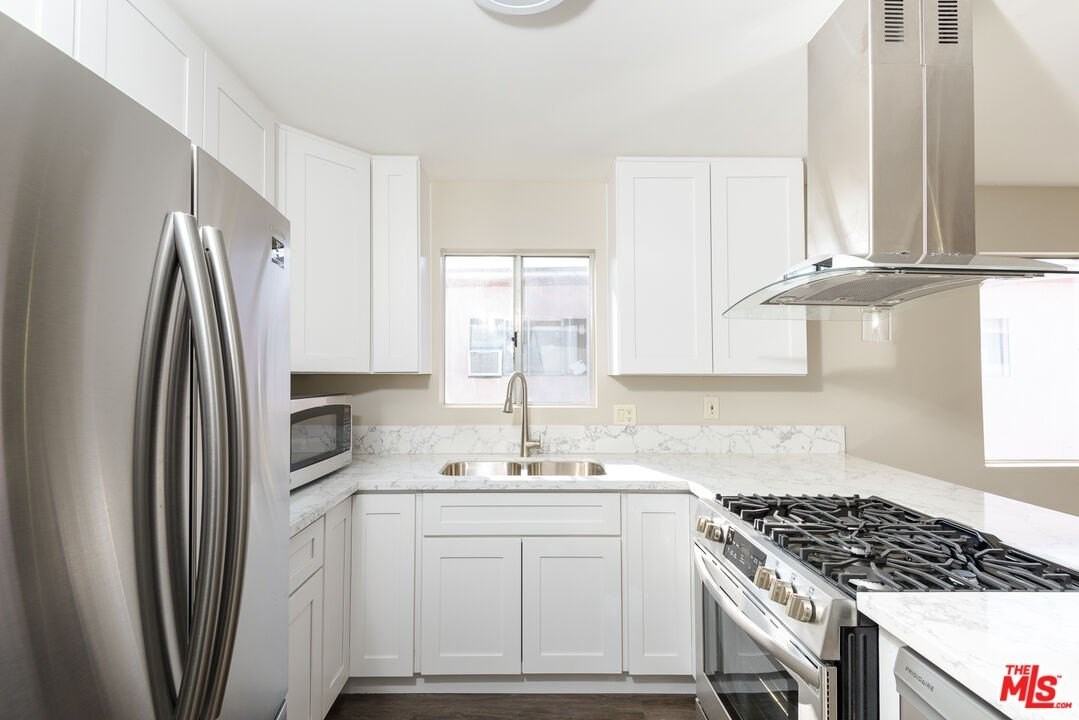 1522 N Harvard Blvd Unit 4 #4 - Photo 7 of 9