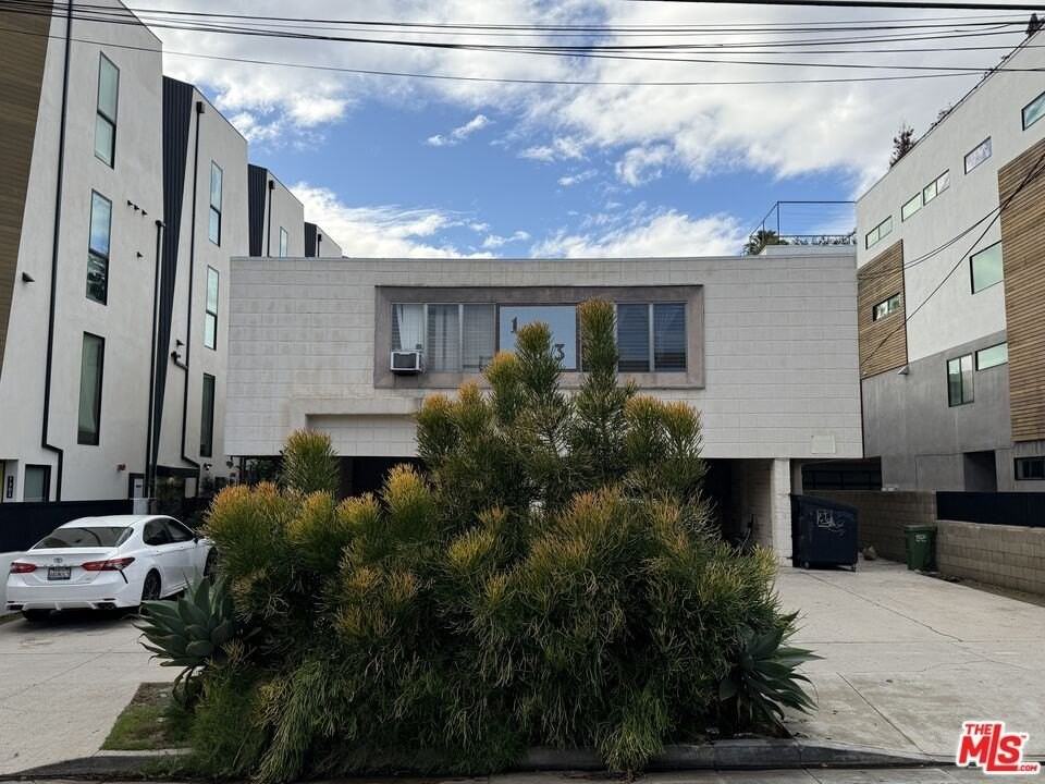 1333 N Fuller Ave Apt 7 #7 - Photo 3 of 18