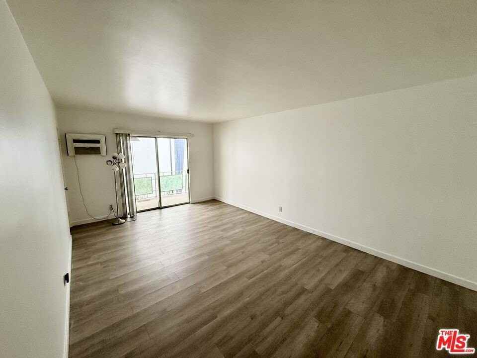 1333 N Fuller Ave Apt 7 #7 - Photo 6 of 18