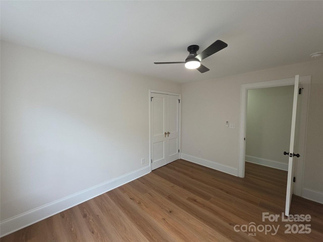 1953 Woodcrest Ave - Photo 5 of 17