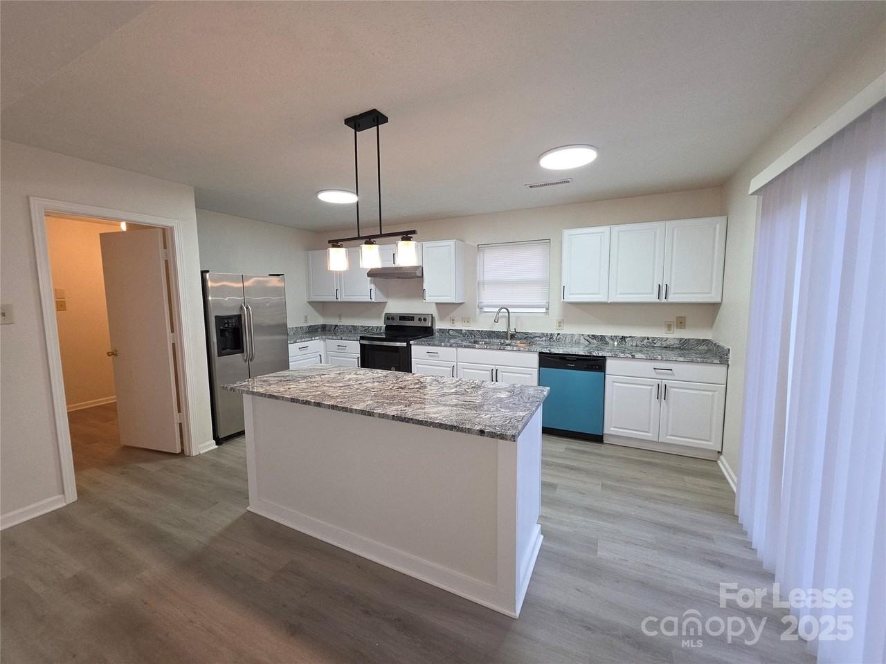 7014 Sycamore Grove Ct - Photo 4 of 24