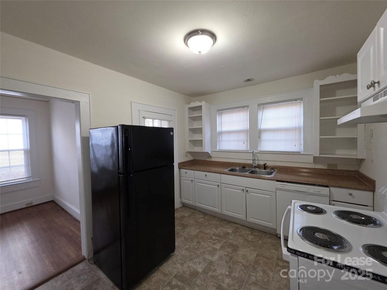 2409 Commonwealth Ave - Photo 7 of 22