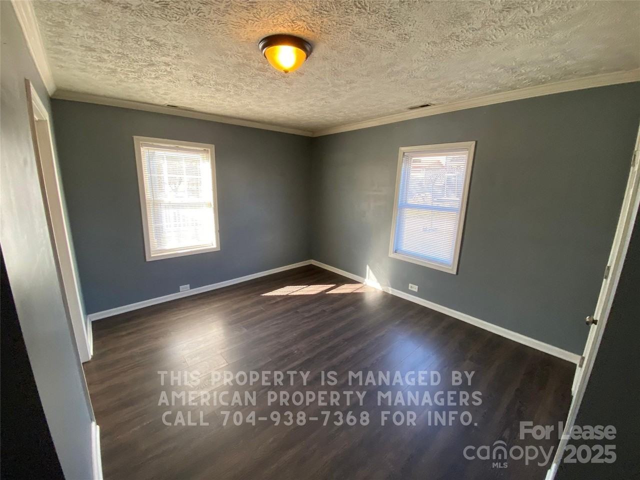 303 Southern Es St - Photo 7 of 12