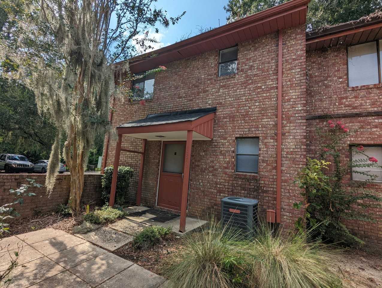 4370 Great Oak Dr - Photo 2 of 23