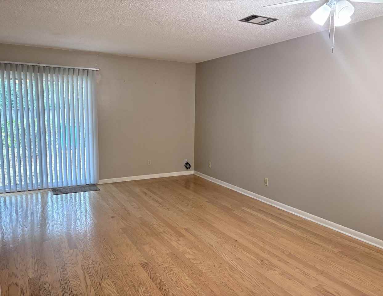 345 Woodham Ct - Photo 4 of 18