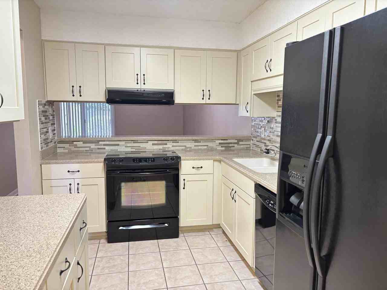 345 Woodham Ct - Photo 7 of 18