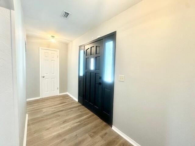 708 Caribbean Way - Photo 4 of 34