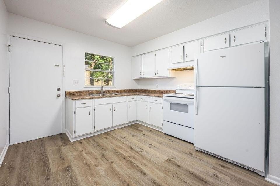 1013 Holton Ave Apt 3 #3 - Photo 7 of 17