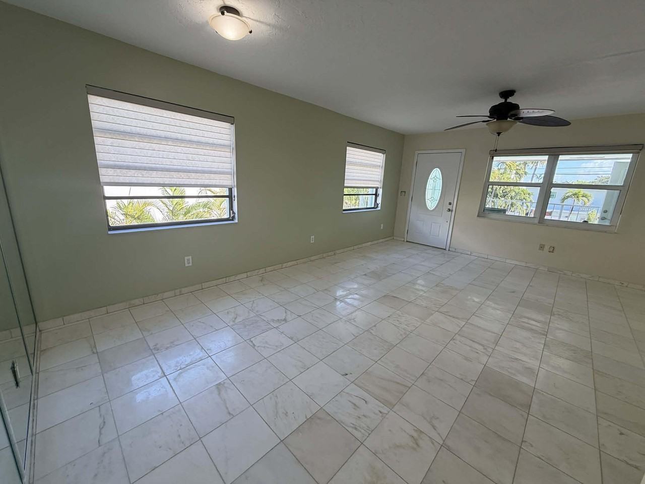 207 S Coconut Palm Blvd - Photo 2 of 13