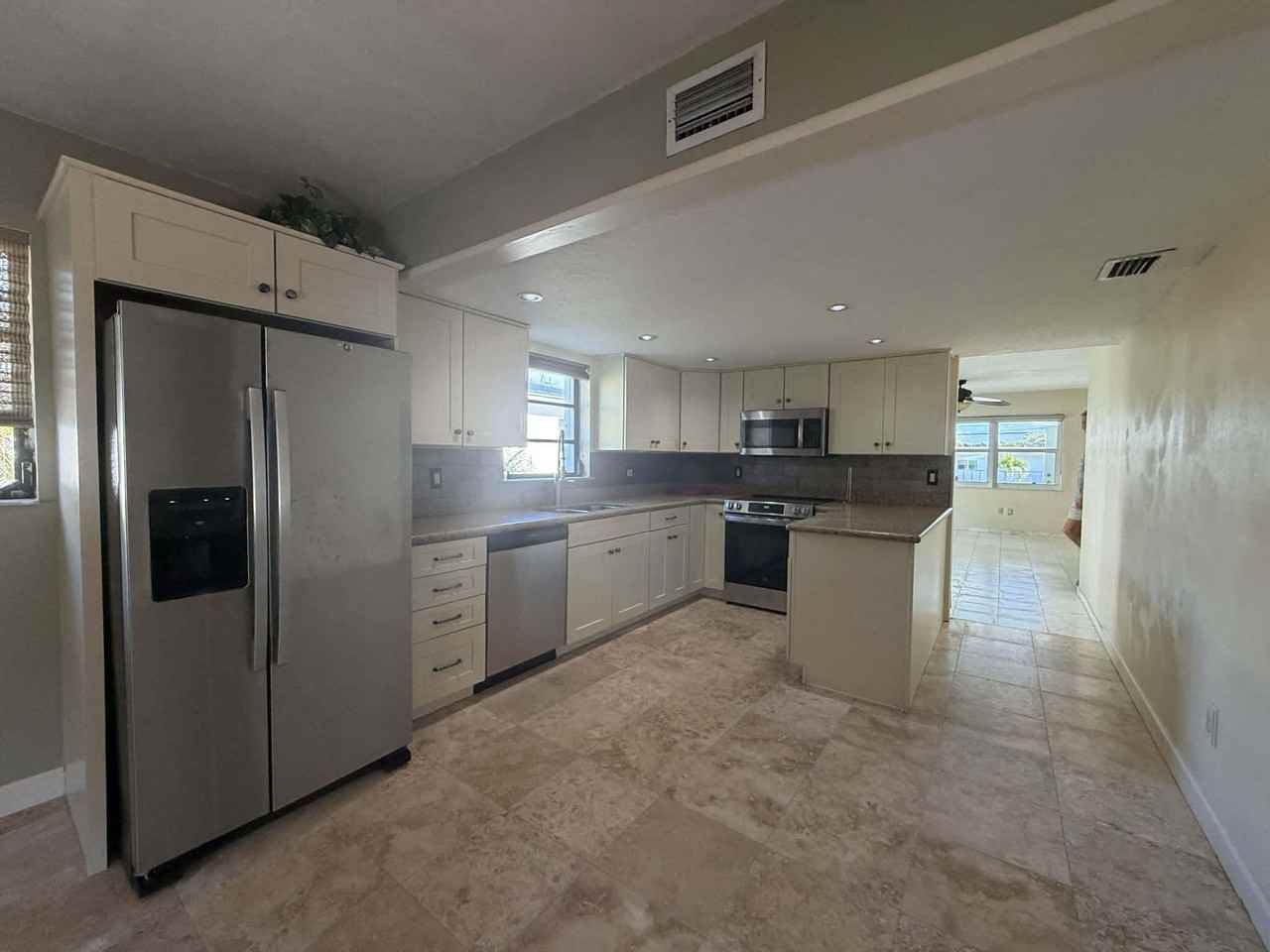 207 S Coconut Palm Blvd - Photo 3 of 13