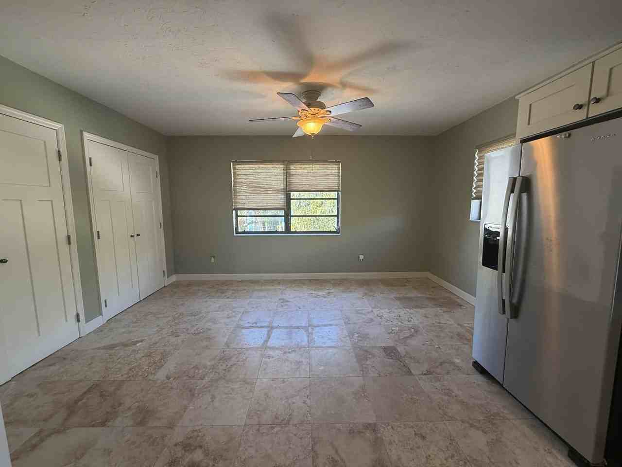 207 S Coconut Palm Blvd - Photo 5 of 13