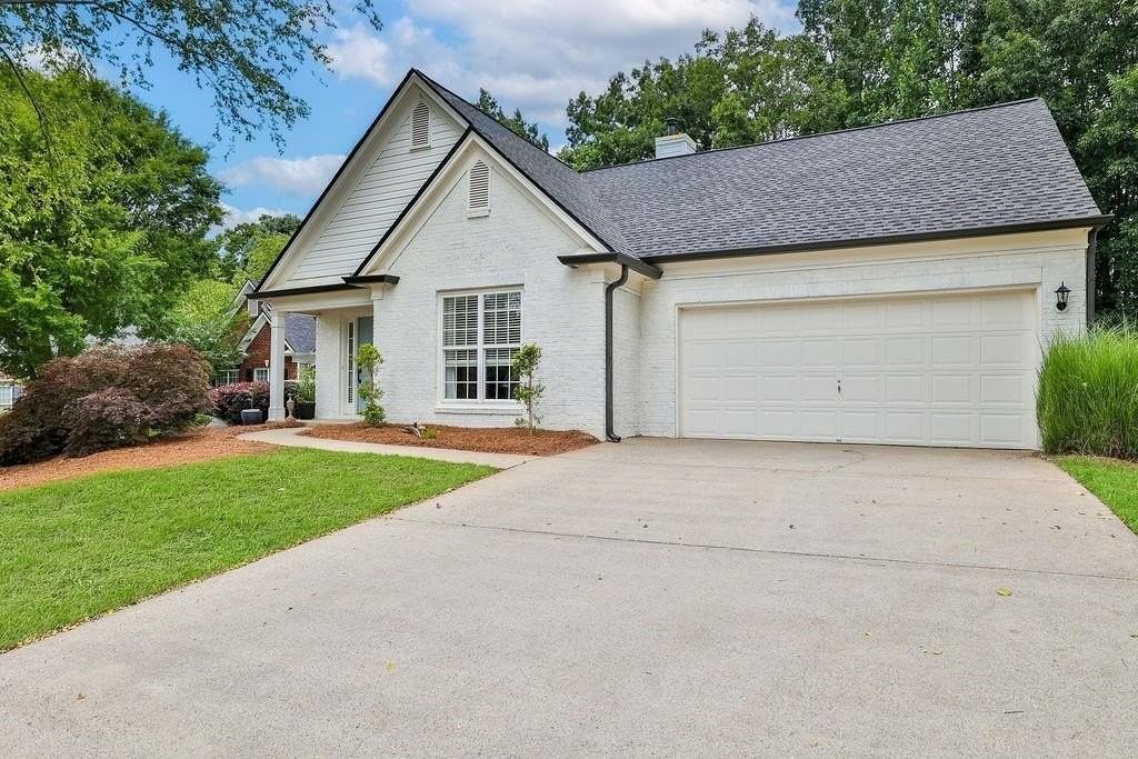 6760 Waveland Dr - Photo 2 of 28