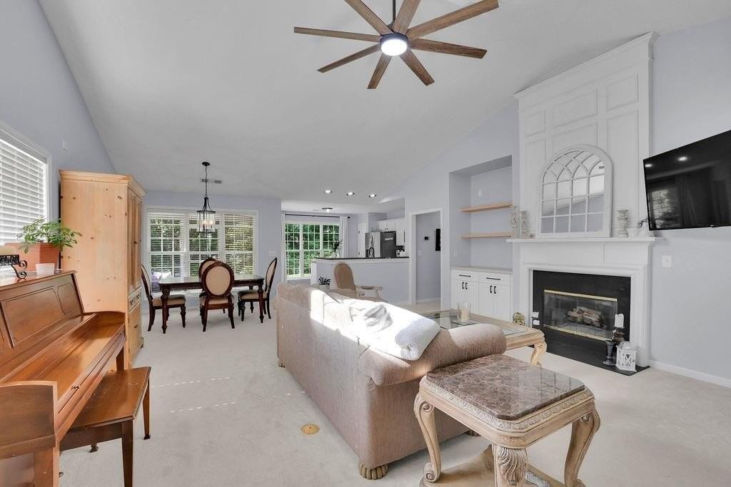 6760 Waveland Dr - Photo 3 of 28