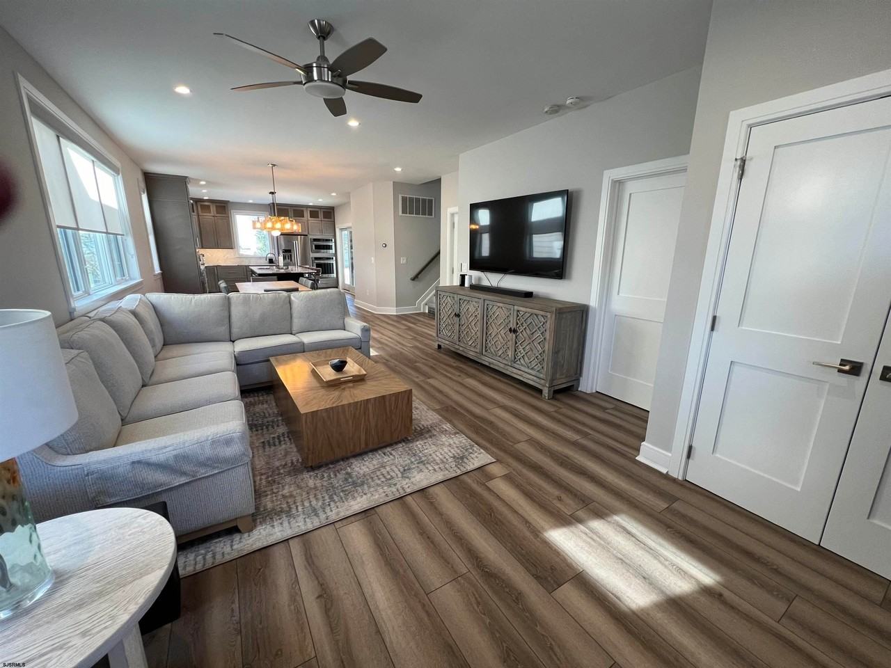 22 N Fredericksburg Ave - Photo 5 of 37