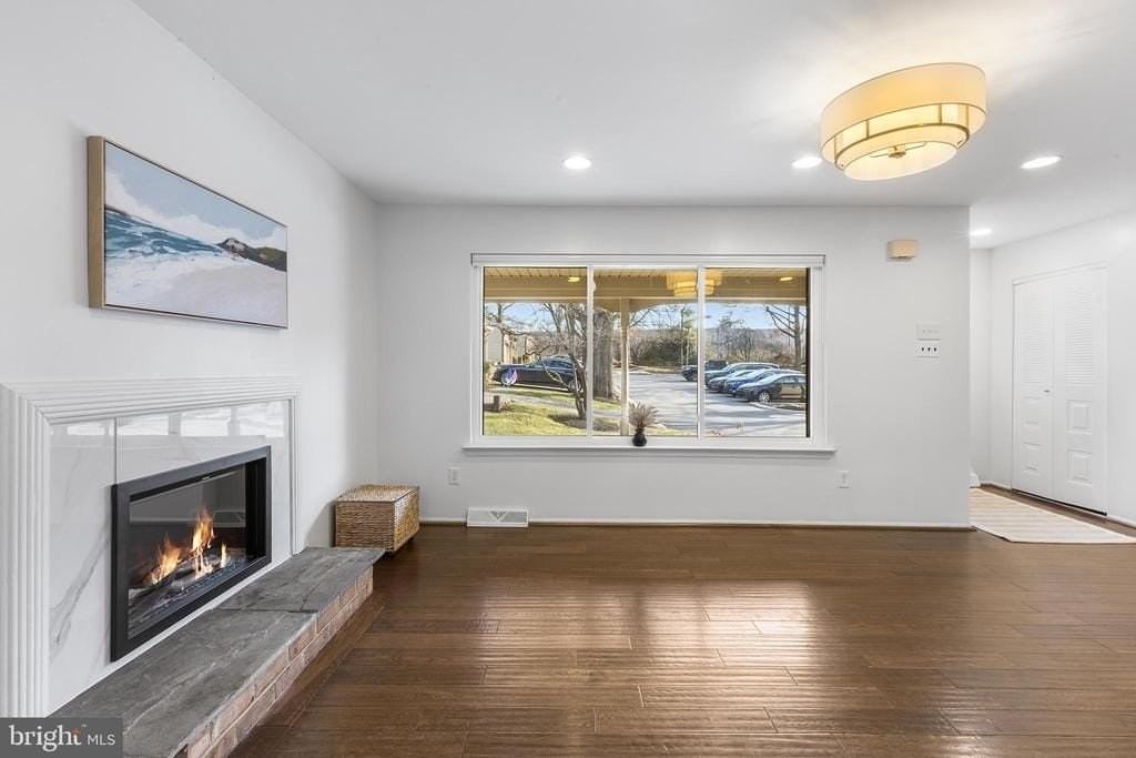 106 Bernard Ct - Photo 5 of 33