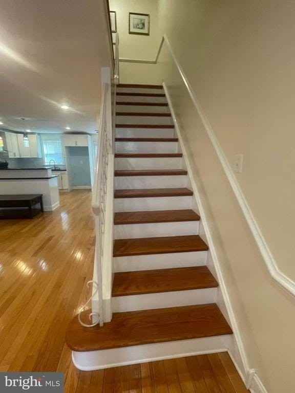 7814 Saturn Pl - Photo 6 of 44