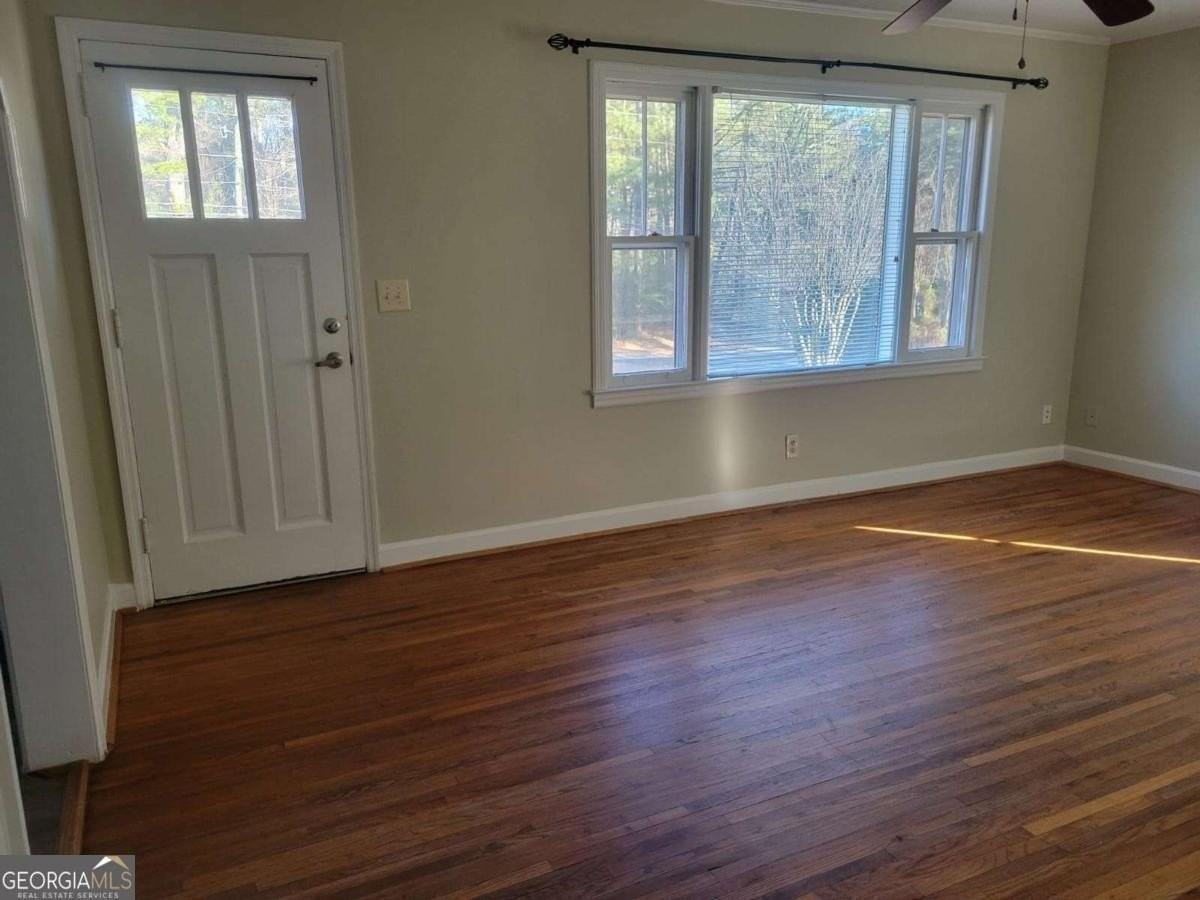 5012 Suwanee Dam Rd - Photo 3 of 13