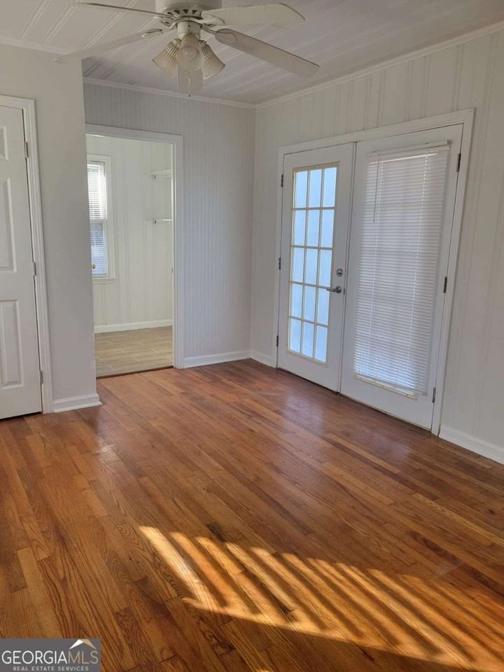 5012 Suwanee Dam Rd - Photo 4 of 13