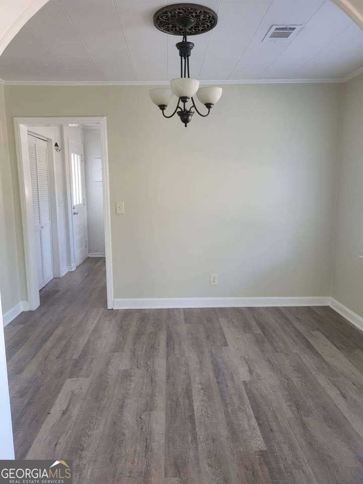 5012 Suwanee Dam Rd - Photo 5 of 13