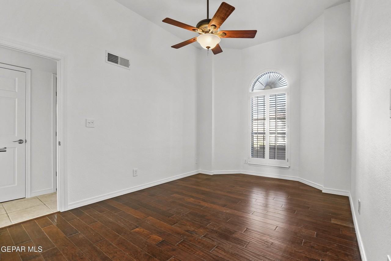 7216 San Marino Dr - Photo 5 of 42