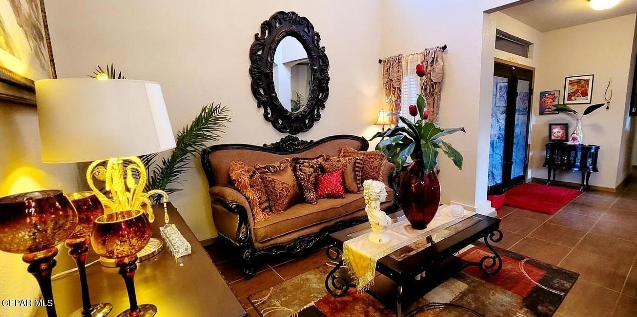 13212 Emerald Hills St - Photo 4 of 34