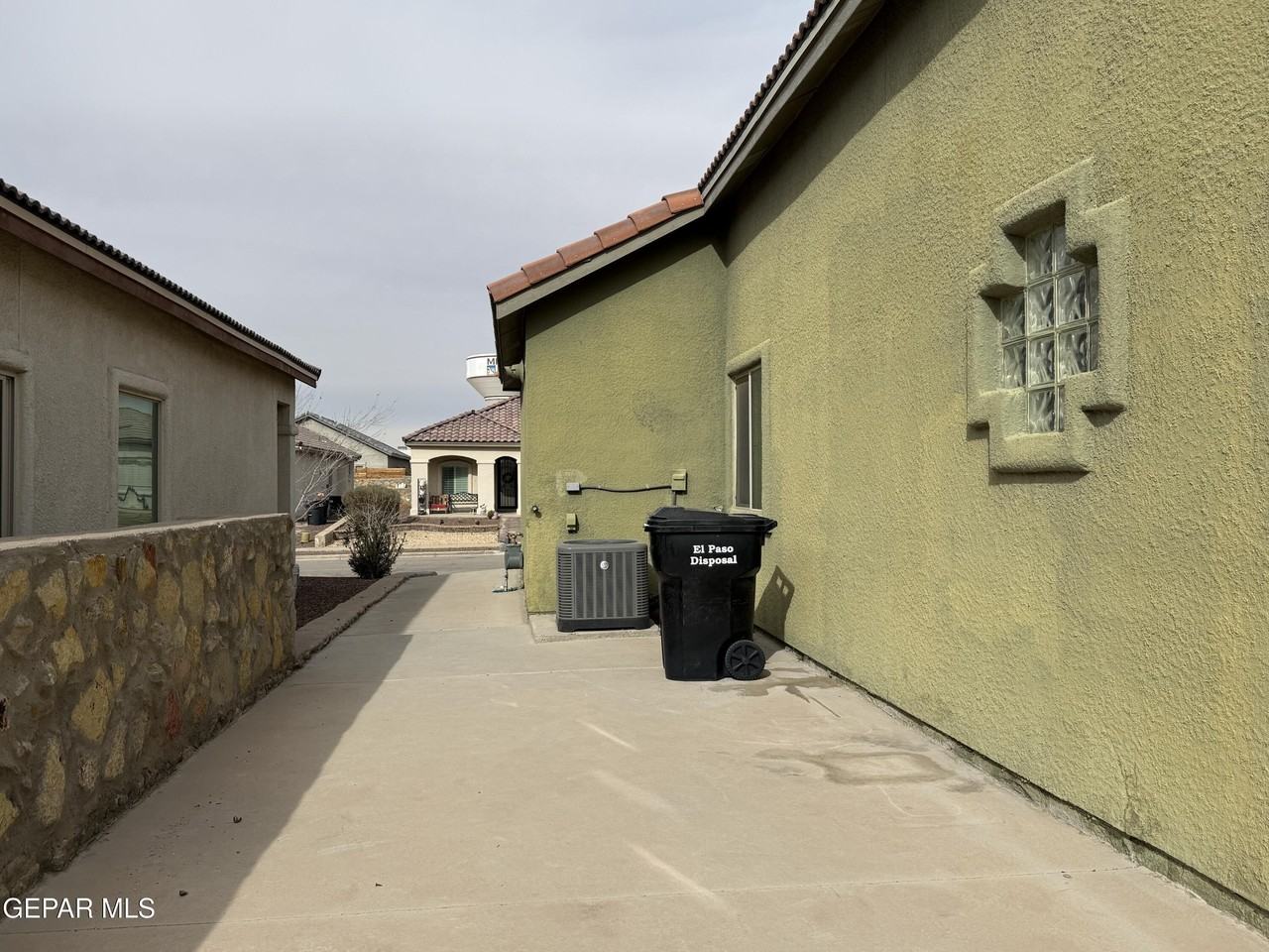 13136 Freshford Dr - Photo 7 of 36