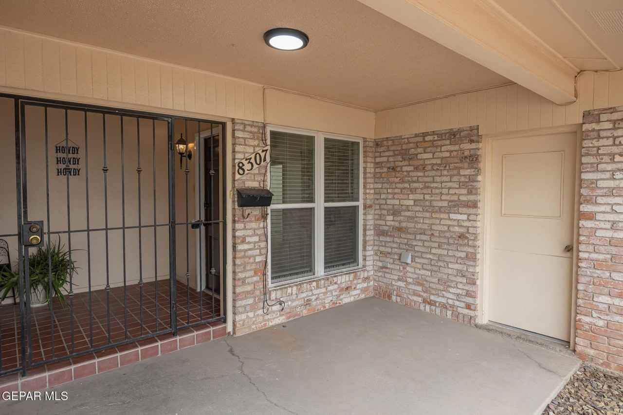 8307 Mettler Dr - Photo 2 of 16