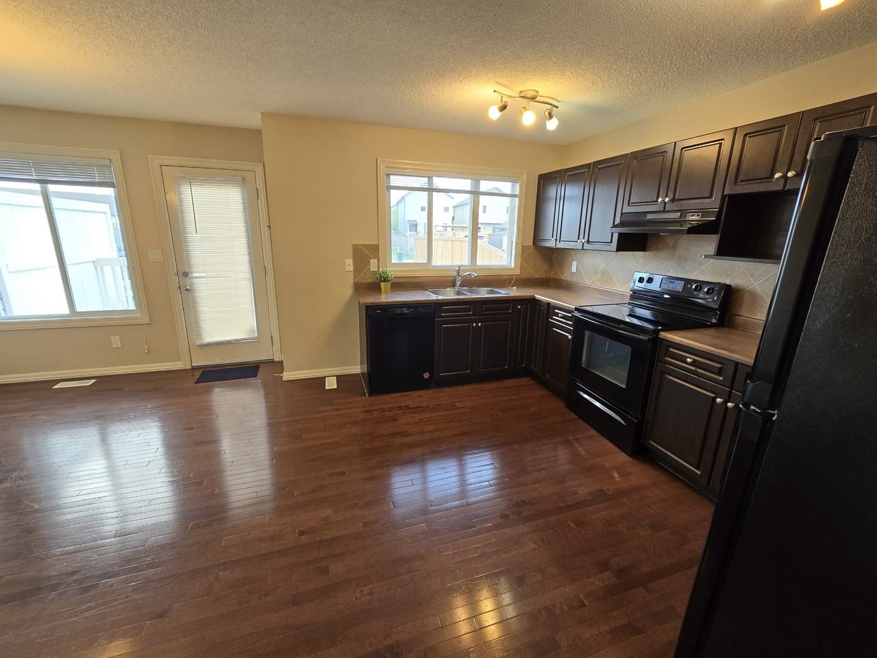 715 Welsh Dr Sw #MAIN - Photo 6 of 17