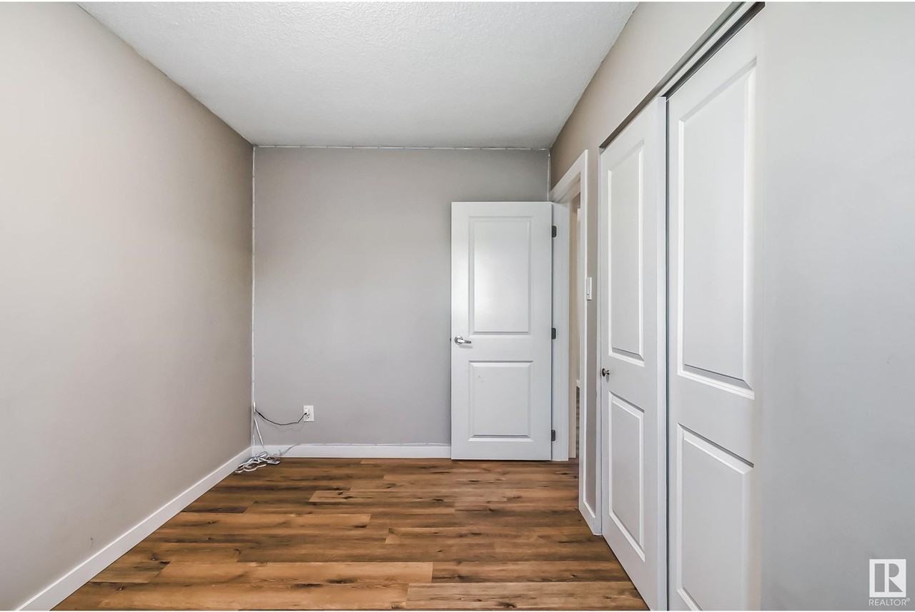 6124 137 Ave Nw #MAIN - Photo 4 of 11