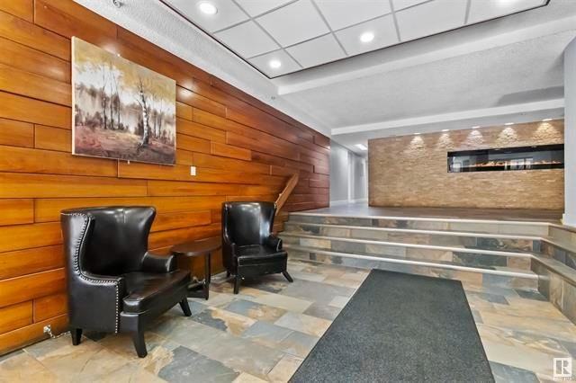 8745 165 St Nw #37 - Photo 2 of 9