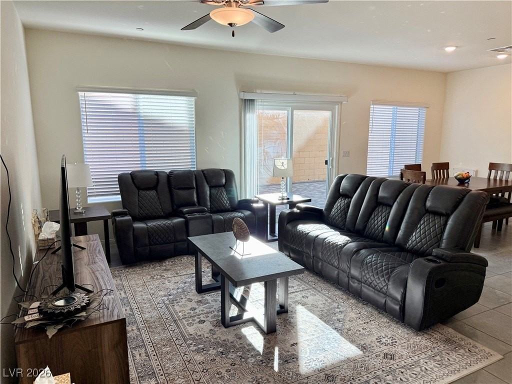 10939 Cheshire Woods Ave - Photo 5 of 22