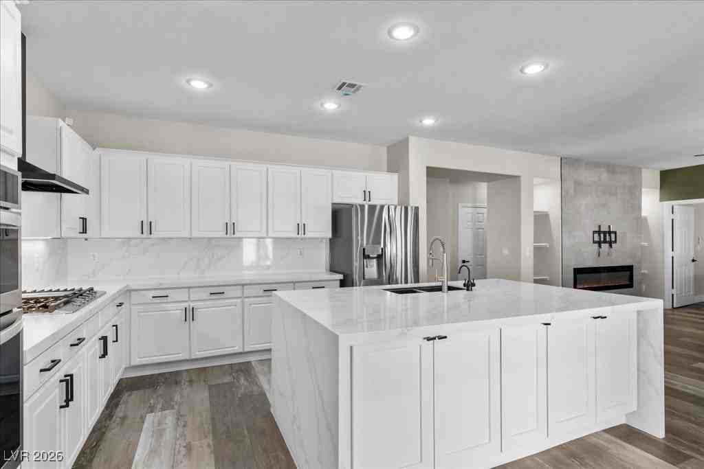 10744 New Boro Ave - Photo 4 of 39